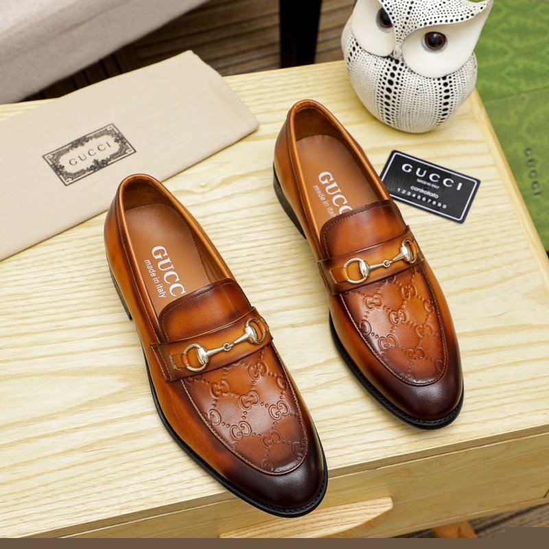 G*u*i leather shoes